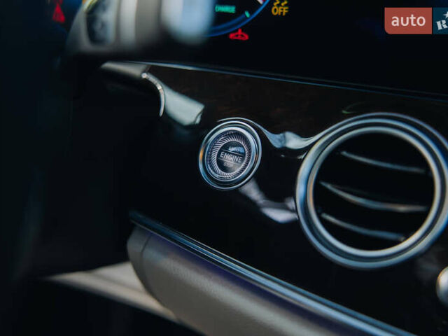 Синий Мерседес Е-Класс, объемом двигателя 3 л и пробегом 38 тыс. км за 49999 $, фото 64 на Automoto.ua