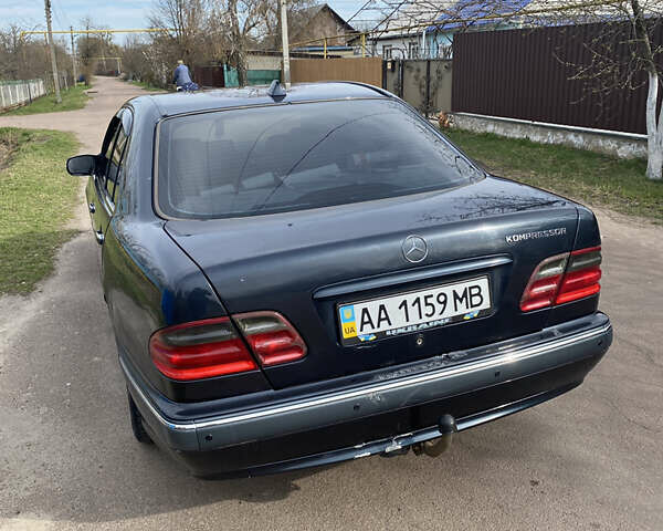 Синій Мерседес Е-Клас, об'ємом двигуна 2 л та пробігом 370 тис. км за 3500 $, фото 11 на Automoto.ua
