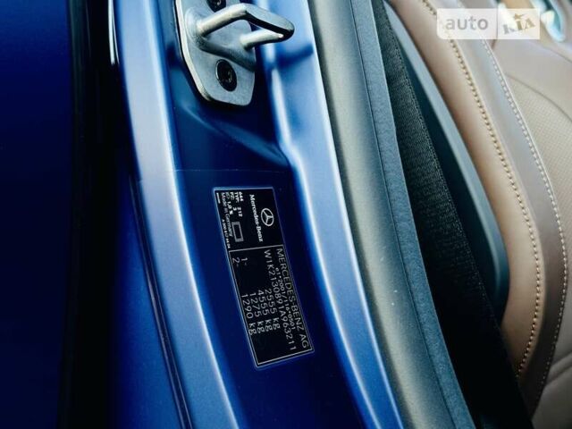 Синій Мерседес Е-Клас, об'ємом двигуна 3.98 л та пробігом 20 тис. км за 171000 $, фото 131 на Automoto.ua