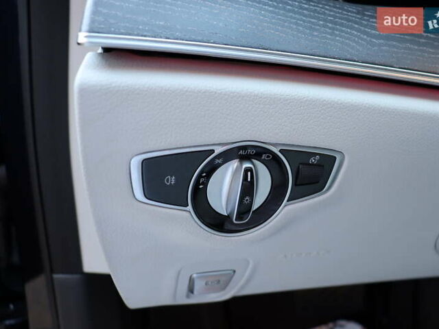 Синий Мерседес Е-Класс, объемом двигателя 2 л и пробегом 55 тыс. км за 47900 $, фото 18 на Automoto.ua