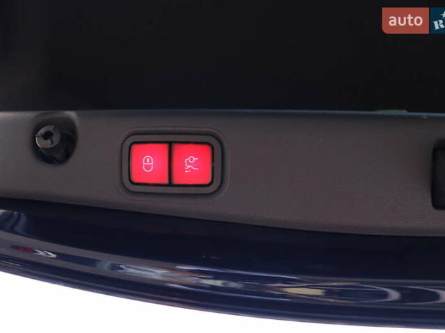 Синий Мерседес Е-Класс, объемом двигателя 2 л и пробегом 55 тыс. км за 47900 $, фото 45 на Automoto.ua