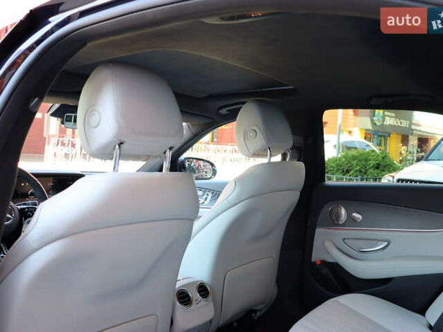 Синий Мерседес Е-Класс, объемом двигателя 2 л и пробегом 55 тыс. км за 47900 $, фото 38 на Automoto.ua