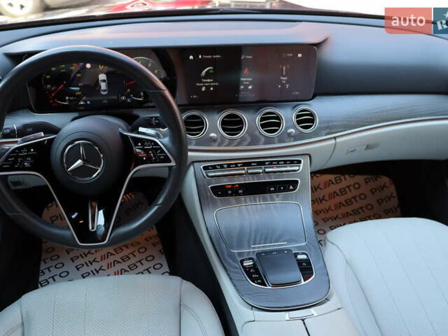 Синий Мерседес Е-Класс, объемом двигателя 2 л и пробегом 55 тыс. км за 47900 $, фото 41 на Automoto.ua