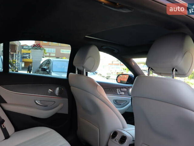 Синий Мерседес Е-Класс, объемом двигателя 2 л и пробегом 55 тыс. км за 47900 $, фото 47 на Automoto.ua