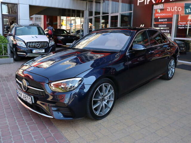 Синий Мерседес Е-Класс, объемом двигателя 2 л и пробегом 55 тыс. км за 47900 $, фото 1 на Automoto.ua