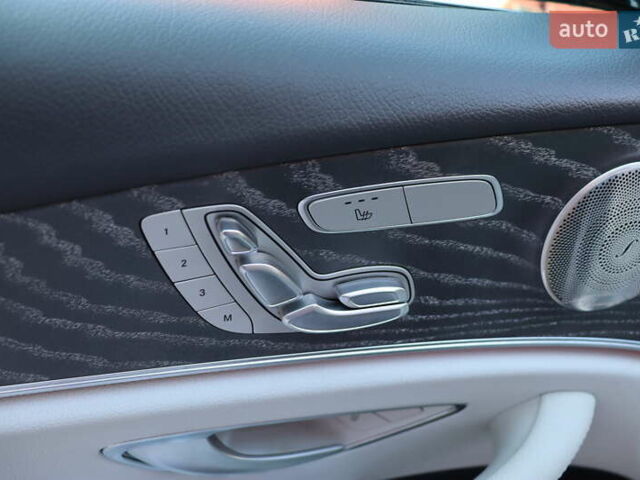 Синий Мерседес Е-Класс, объемом двигателя 2 л и пробегом 55 тыс. км за 47900 $, фото 13 на Automoto.ua