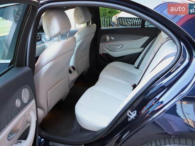 Синий Мерседес Е-Класс, объемом двигателя 2 л и пробегом 55 тыс. км за 47900 $, фото 40 на Automoto.ua