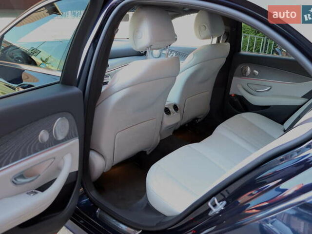 Синий Мерседес Е-Класс, объемом двигателя 2 л и пробегом 55 тыс. км за 47900 $, фото 39 на Automoto.ua