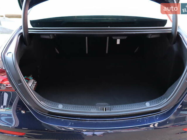 Синий Мерседес Е-Класс, объемом двигателя 2 л и пробегом 55 тыс. км за 47900 $, фото 44 на Automoto.ua