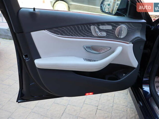 Синий Мерседес Е-Класс, объемом двигателя 2 л и пробегом 55 тыс. км за 47900 $, фото 12 на Automoto.ua