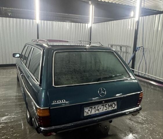 Синий Мерседес Е-Класс, объемом двигателя 2 л и пробегом 370 тыс. км за 1600 $, фото 2 на Automoto.ua