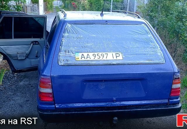 Синий Мерседес Е-Класс, объемом двигателя 2.3 л и пробегом 0 тыс. км за 1400 $, фото 4 на Automoto.ua