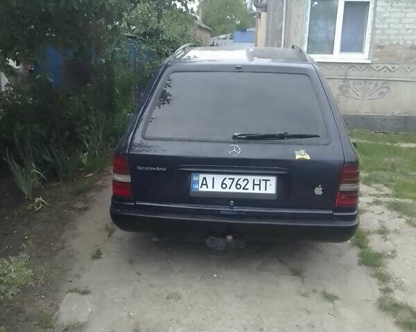 Синій Мерседес Е-Клас, об'ємом двигуна 2 л та пробігом 200 тис. км за 2500 $, фото 1 на Automoto.ua