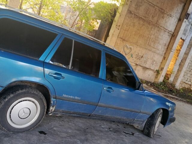 Синій Мерседес Е-Клас, об'ємом двигуна 0 л та пробігом 549 тис. км за 1650 $, фото 6 на Automoto.ua