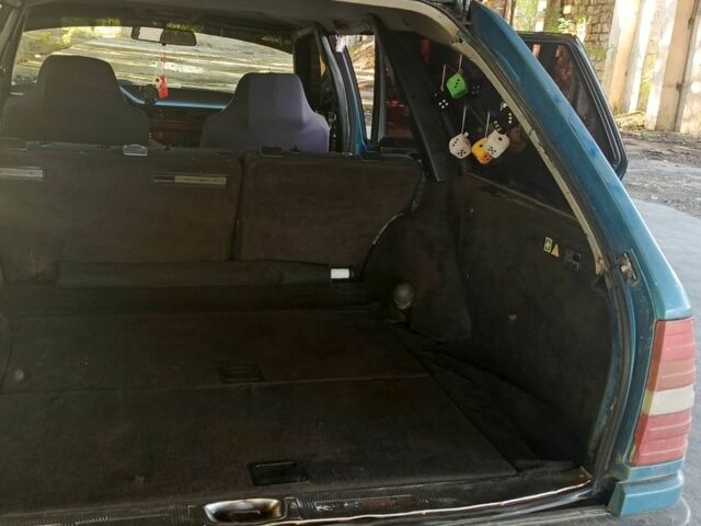 Синій Мерседес Е-Клас, об'ємом двигуна 0 л та пробігом 549 тис. км за 1650 $, фото 12 на Automoto.ua