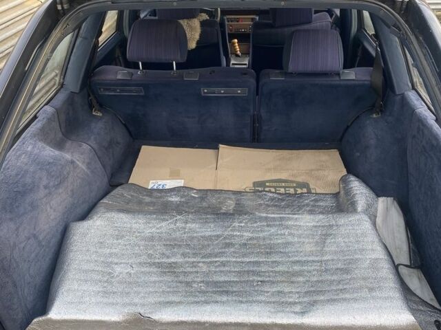 Синий Мерседес Е-Класс, объемом двигателя 2.3 л и пробегом 200 тыс. км за 1500 $, фото 10 на Automoto.ua