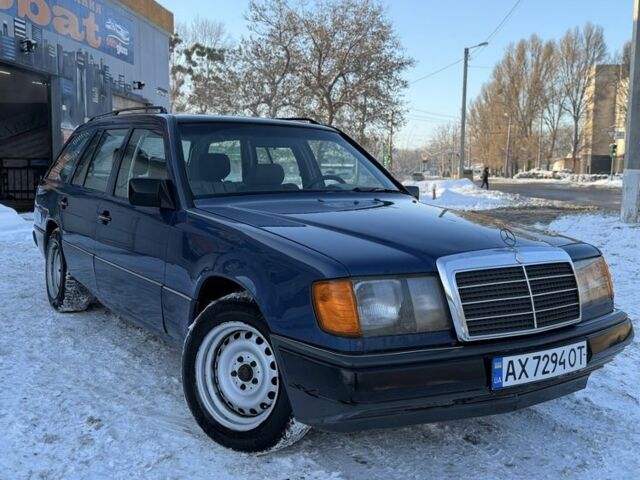 Синій Мерседес Е-Клас, об'ємом двигуна 2.3 л та пробігом 352 тис. км за 1950 $, фото 1 на Automoto.ua