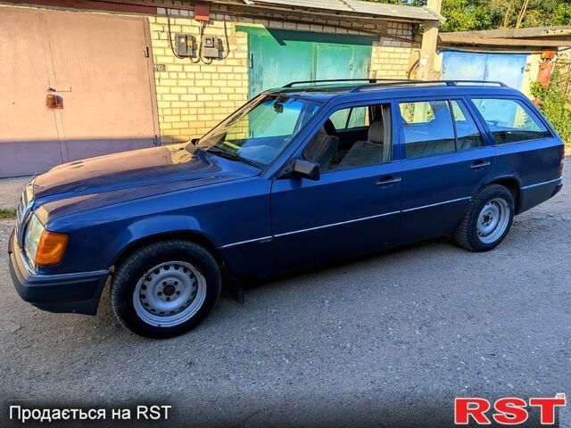 Синий Мерседес Е-Класс, объемом двигателя 2.3 л и пробегом 280 тыс. км за 1640 $, фото 1 на Automoto.ua