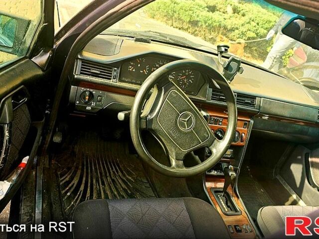 Синий Мерседес Е-Класс, объемом двигателя 3 л и пробегом 0 тыс. км за 5000 $, фото 2 на Automoto.ua