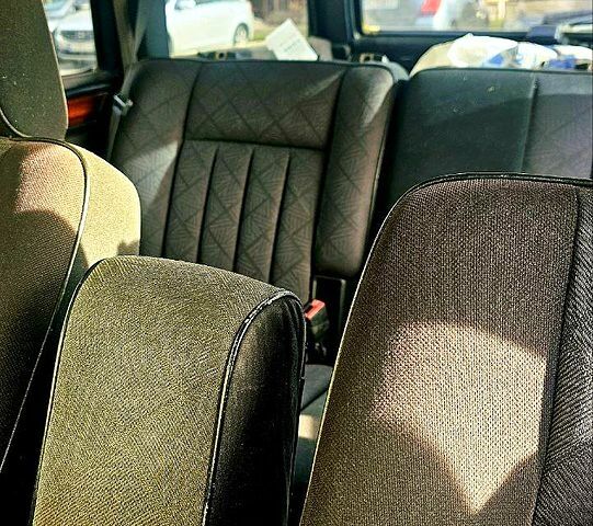 Синий Мерседес Е-Класс, объемом двигателя 3 л и пробегом 0 тыс. км за 5000 $, фото 5 на Automoto.ua