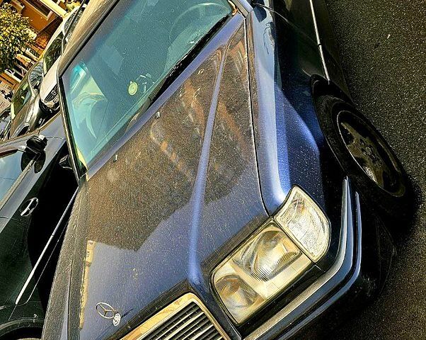 Синий Мерседес Е-Класс, объемом двигателя 3 л и пробегом 0 тыс. км за 5000 $, фото 6 на Automoto.ua