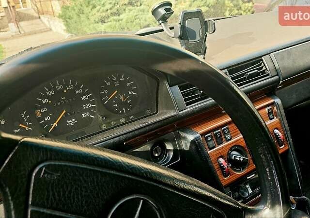 Синий Мерседес Е-Класс, объемом двигателя 3 л и пробегом 450 тыс. км за 5000 $, фото 6 на Automoto.ua