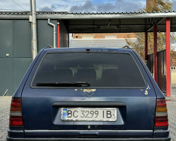 Мерседес Е-Класс 1996 в Бориславе на Automoto.ua Синий Мерседес Е-Класс, объемом двигателя 2.5 л и пробегом 475 тыс. км за 1400 $, фото 1 на Automoto.ua