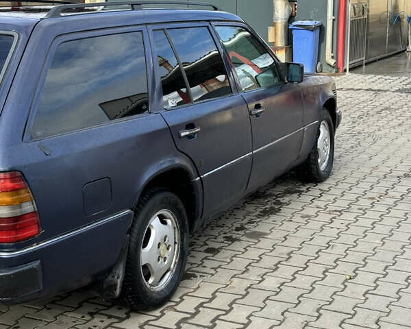 Мерседес Е-Класс 1996 в Бориславе на Automoto.ua Синий Мерседес Е-Класс, объемом двигателя 2.5 л и пробегом 475 тыс. км за 1400 $, фото 2 на Automoto.ua