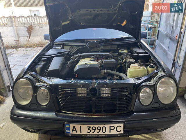 Синий Мерседес Е-Класс, объемом двигателя 2 л и пробегом 800 тыс. км за 2500 $, фото 3 на Automoto.ua