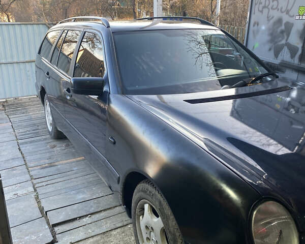 Синий Мерседес Е-Класс, объемом двигателя 2 л и пробегом 800 тыс. км за 2500 $, фото 16 на Automoto.ua