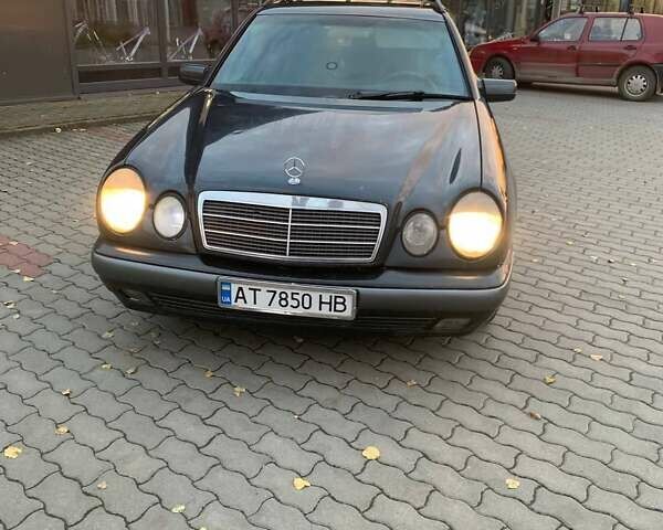 Синий Мерседес Е-Класс, объемом двигателя 2.4 л и пробегом 415 тыс. км за 2300 $, фото 3 на Automoto.ua