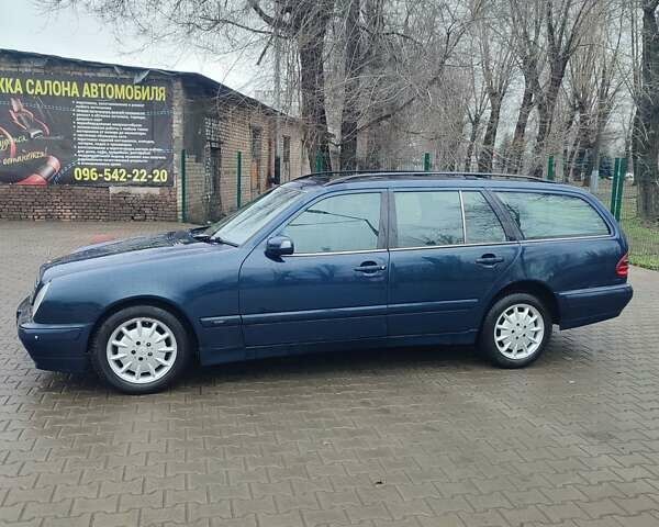 Синий Мерседес Е-Класс, объемом двигателя 2.69 л и пробегом 542 тыс. км за 4500 $, фото 1 на Automoto.ua