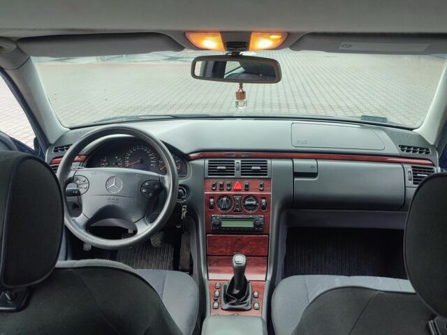 Синій Мерседес Е-Клас, об'ємом двигуна 2.7 л та пробігом 542 тис. км за 4500 $, фото 21 на Automoto.ua