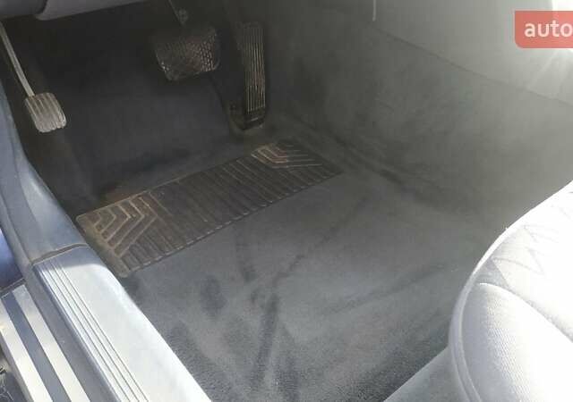 Синий Мерседес Е-Класс, объемом двигателя 2.2 л и пробегом 560 тыс. км за 4500 $, фото 18 на Automoto.ua