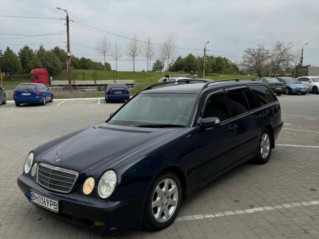 Синий Мерседес Е-Класс, объемом двигателя 2.7 л и пробегом 395 тыс. км за 2999 $, фото 2 на Automoto.ua