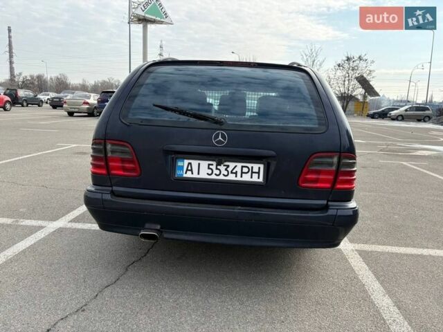 Синий Мерседес Е-Класс, объемом двигателя 2.4 л и пробегом 600 тыс. км за 2600 $, фото 3 на Automoto.ua