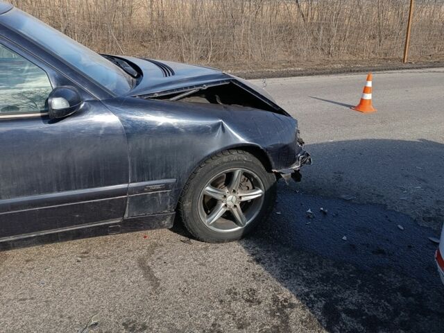 Синій Мерседес Е-Клас, об'ємом двигуна 2.7 л та пробігом 760 тис. км за 2300 $, фото 7 на Automoto.ua