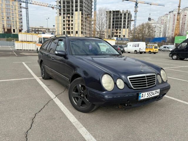 Синий Мерседес Е-Класс, объемом двигателя 2.4 л и пробегом 600 тыс. км за 2800 $, фото 2 на Automoto.ua