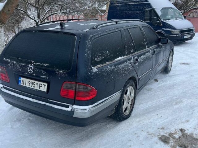 Синий Мерседес Е-Класс, объемом двигателя 2.4 л и пробегом 464 тыс. км за 2500 $, фото 3 на Automoto.ua