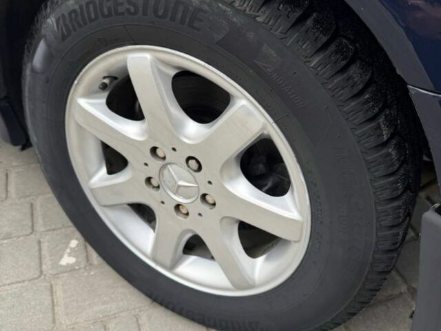 Синий Мерседес Е-Класс, объемом двигателя 2.7 л и пробегом 395 тыс. км за 2999 $, фото 5 на Automoto.ua