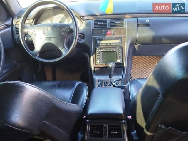 Синий Мерседес Е-Класс, объемом двигателя 2.7 л и пробегом 438 тыс. км за 4100 $, фото 1 на Automoto.ua