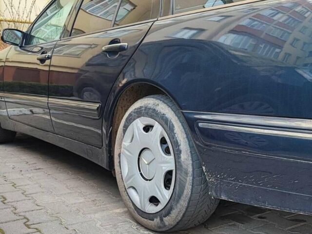 Синий Мерседес Е-Класс, объемом двигателя 2.7 л и пробегом 499 тыс. км за 3995 $, фото 6 на Automoto.ua