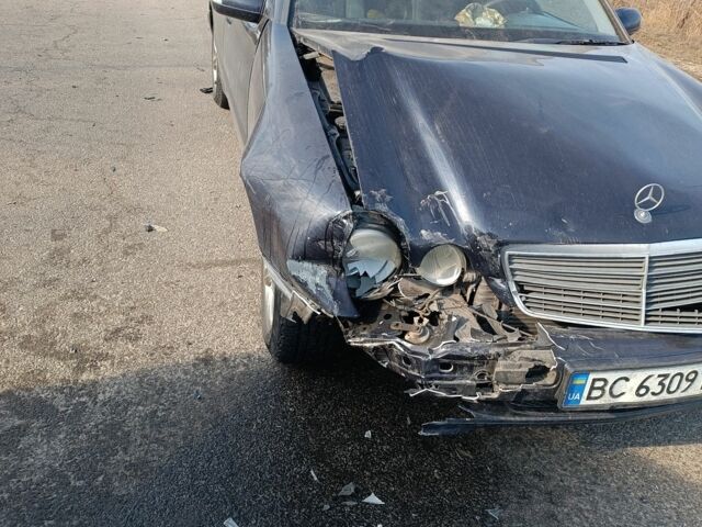 Синій Мерседес Е-Клас, об'ємом двигуна 2.7 л та пробігом 650 тис. км за 2500 $, фото 1 на Automoto.ua