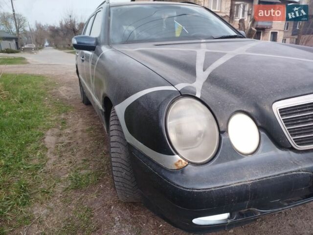 Синий Мерседес Е-Класс, объемом двигателя 2.7 л и пробегом 438 тыс. км за 4100 $, фото 10 на Automoto.ua