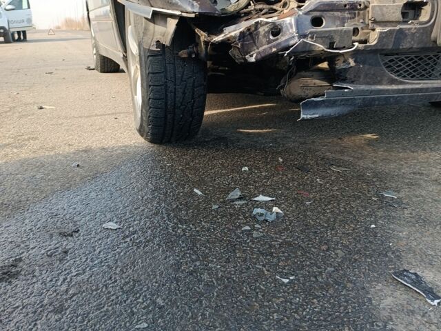 Синій Мерседес Е-Клас, об'ємом двигуна 2.7 л та пробігом 650 тис. км за 2500 $, фото 2 на Automoto.ua