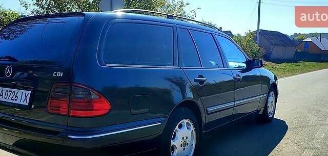 Синій Мерседес Е-Клас, об'ємом двигуна 3.2 л та пробігом 384 тис. км за 6000 $, фото 7 на Automoto.ua
