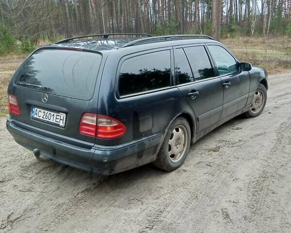 Синій Мерседес Е-Клас, об'ємом двигуна 2.7 л та пробігом 390 тис. км за 2300 $, фото 1 на Automoto.ua