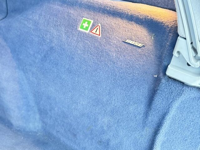 Синій Мерседес Е-Клас, об'ємом двигуна 3.2 л та пробігом 400 тис. км за 5700 $, фото 10 на Automoto.ua