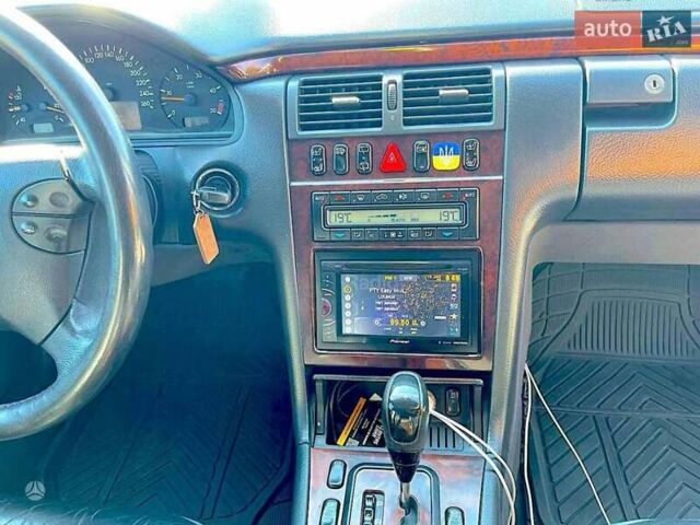 Синий Мерседес Е-Класс, объемом двигателя 0 л и пробегом 550 тыс. км за 2800 $, фото 8 на Automoto.ua