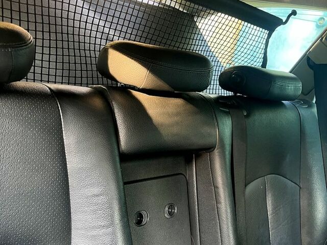 Синий Мерседес Е-Класс, объемом двигателя 3.2 л и пробегом 526 тыс. км за 6100 $, фото 7 на Automoto.ua